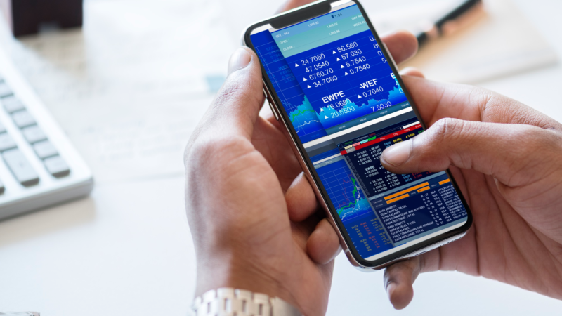 How to Use Real-Time Mobile Data to Hedge Against Market Downturns